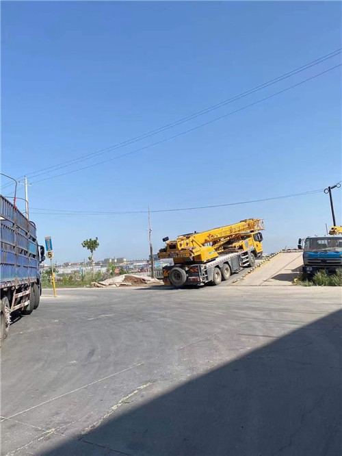 淇滨区25吨吊车的租赁价格大概是多少？