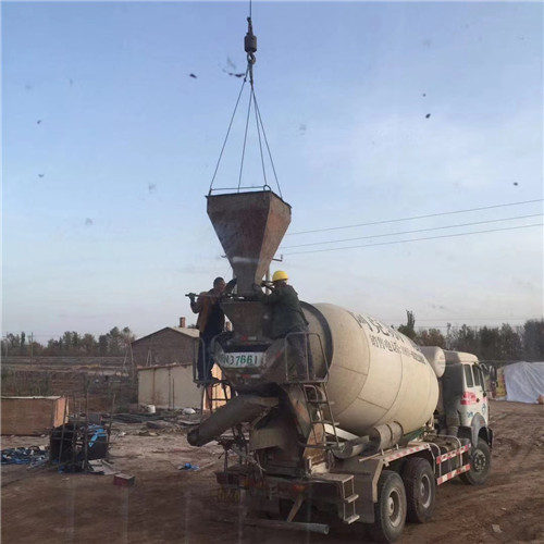 淇滨区“精准瞄准”—— 吊车的 “定位导航” 技术