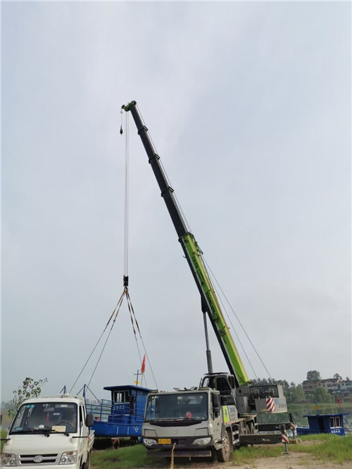 淇滨区桥梁建设吊装案例